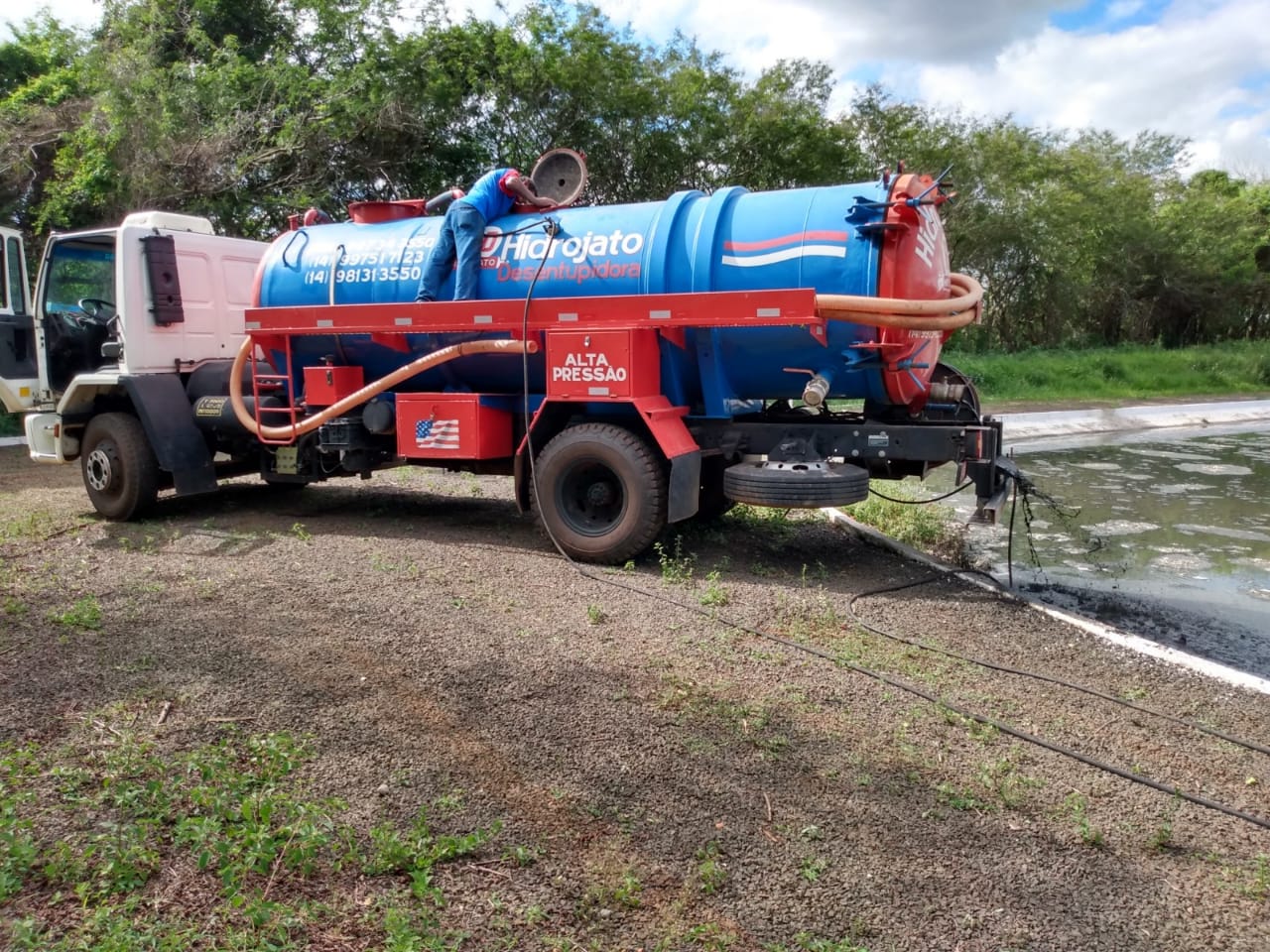 Limpeza de lagoas